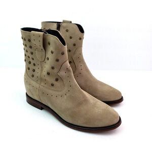 Kanna Womens Size 38 US 7-7.5 Beige Suede Studded Side Zip Ankle Booties Shoes